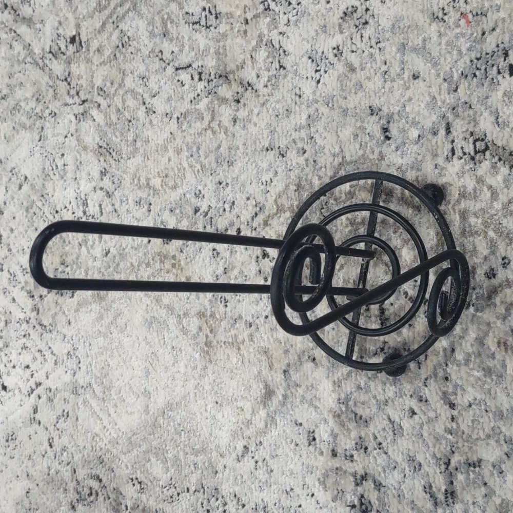 Paper towel holder